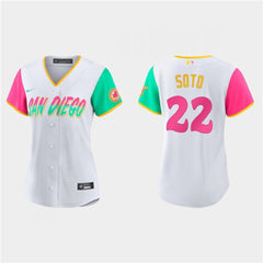 Women's San Diego Padres #22 Juan Soto 2022 White City Connect Cool Base Stitched Baseball Jersey(Run Small)