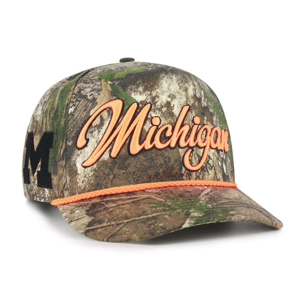 MICHIGAN WOLVERINES OVERHAND SCRIPT REALTREE '47 HITCH REALTREE APX