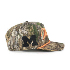 MICHIGAN WOLVERINES OVERHAND SCRIPT REALTREE '47 HITCH REALTREE APX