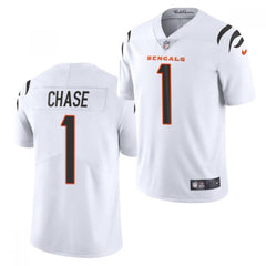 Women's Cincinnati Bengals #1 Ja'Marr Chase 2021 New White Vapor Limited Stitched Jersey(Run Small) 