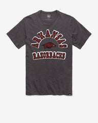 ARKANSAS RAZORBACKS COMEBACK '47 SCRUM TEE CHARCOAL