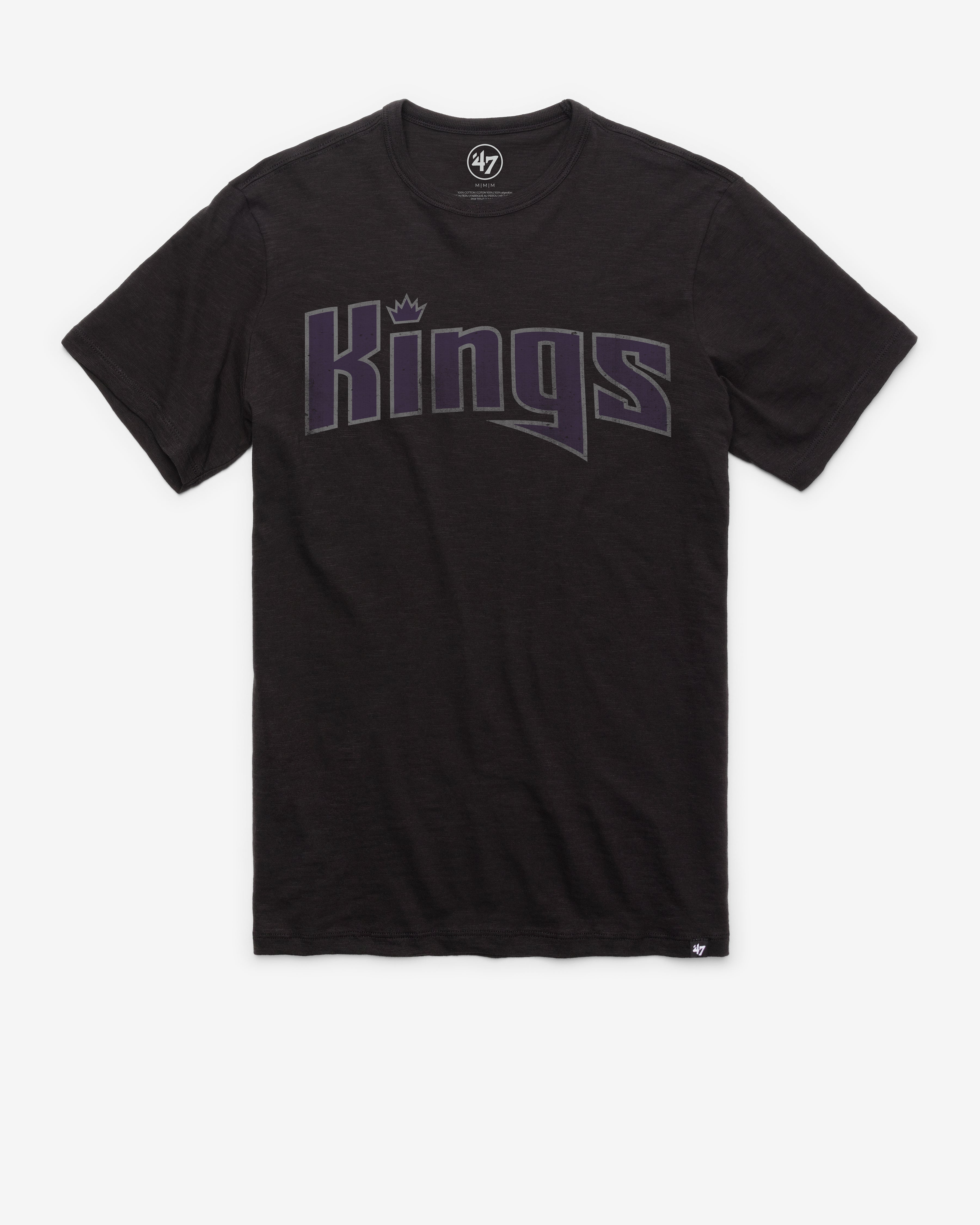 SACRAMENTO KINGS HARDWOOD CLASSICS GRIT WORDMARK '47 SCRUM TEE JET BLACK